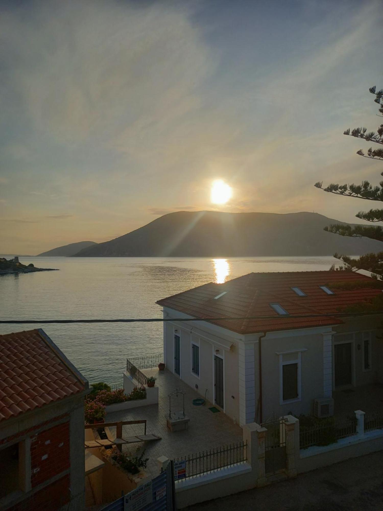 Sonia'S Apartment In Fiscardo Waterfront Fiskardo Exteriör bild